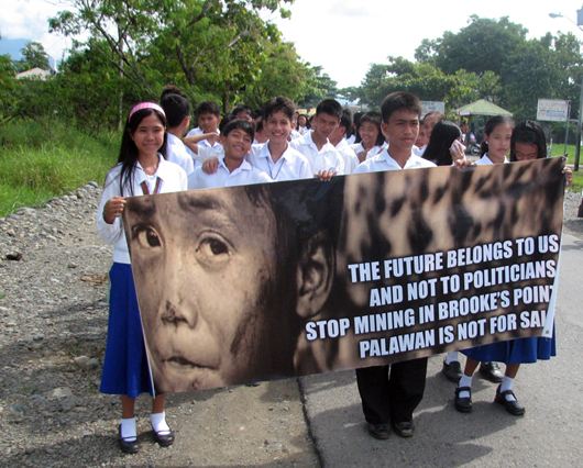 children protesting against the logging in Palawan